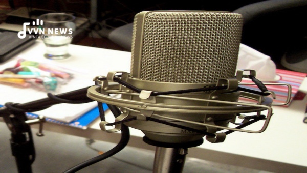 25 Best Condenser Microphones for Pro & Home Studios